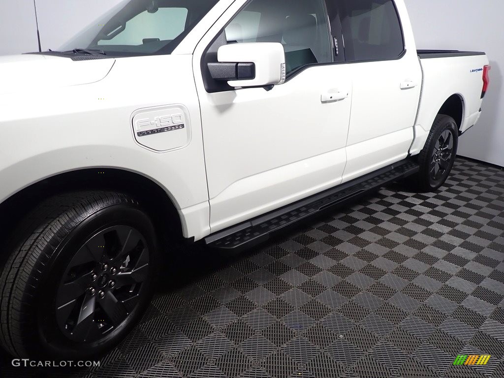 2022 F150 Lightning Lariat 4x4 - Oxford White / Black/Slate photo #11