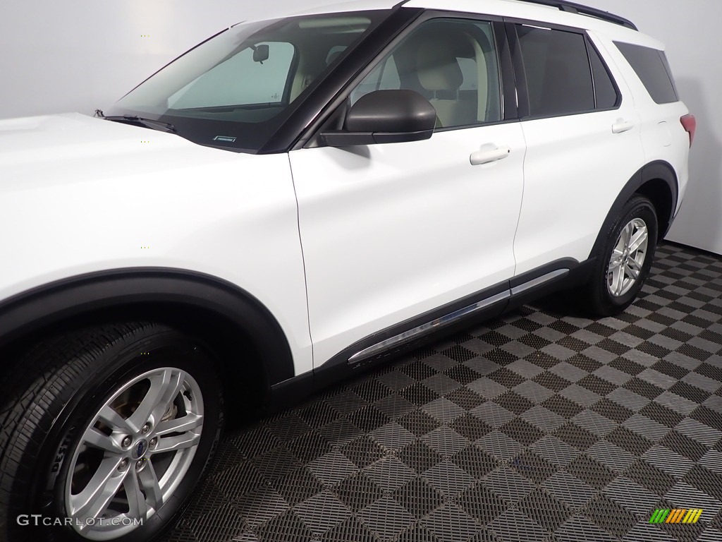 2020 Explorer XLT 4WD - Oxford White / Sandstone photo #10