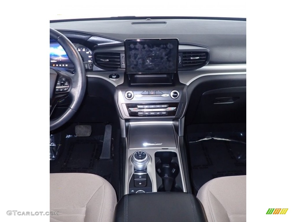 2020 Explorer XLT 4WD - Oxford White / Sandstone photo #25