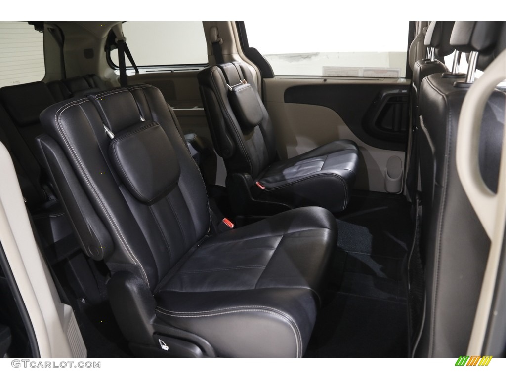 2015 Town & Country Touring - Brilliant Black Crystal Pearl / Black/Light Graystone photo #18