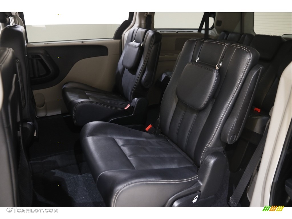 2015 Town & Country Touring - Brilliant Black Crystal Pearl / Black/Light Graystone photo #19