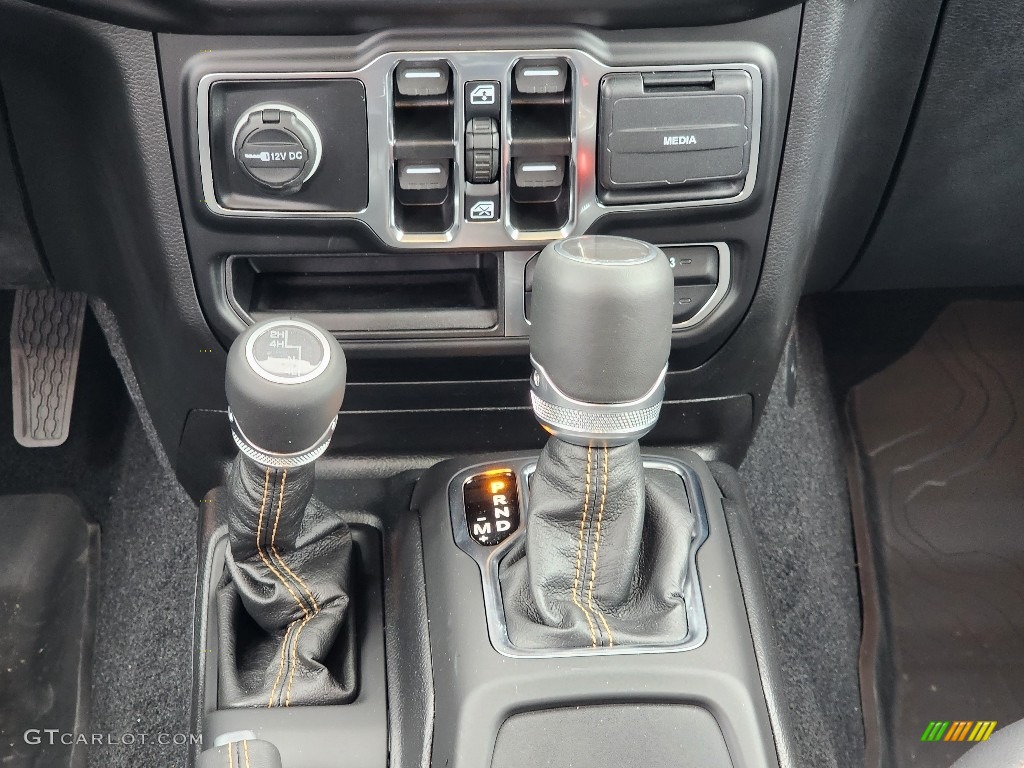 2022 Jeep Gladiator Overland 4x4 Transmission Photos