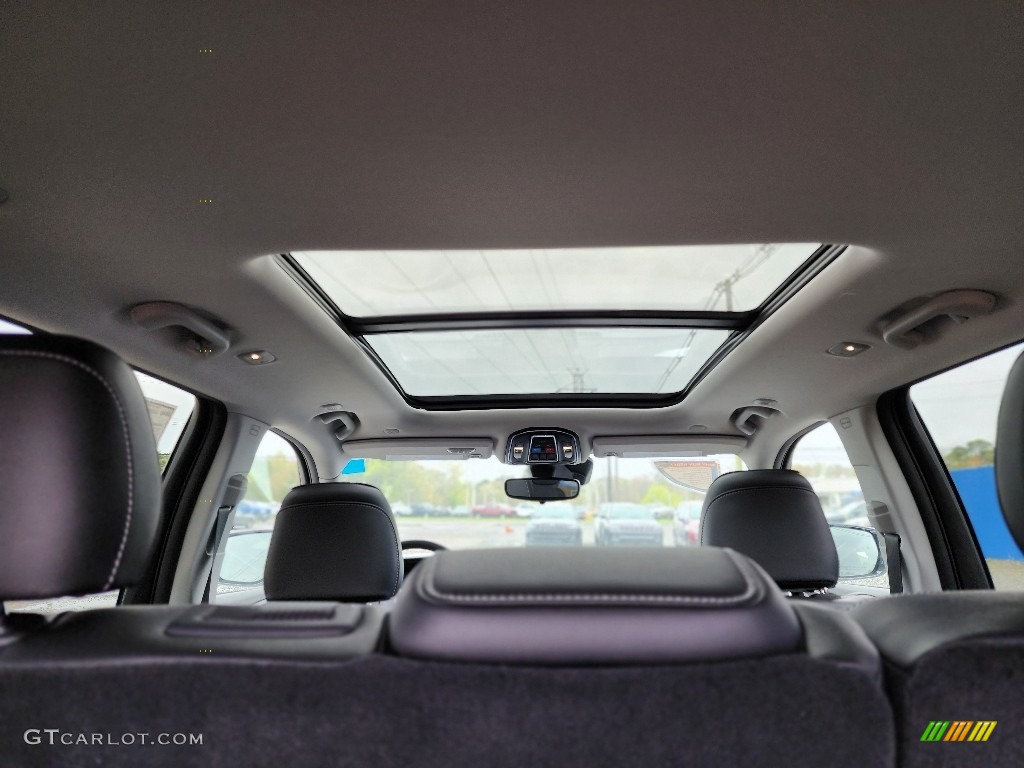2023 Jeep Grand Cherokee 4XE Sunroof Photo #146030093