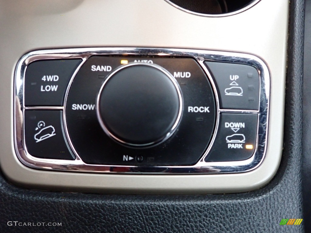 2015 Jeep Grand Cherokee Summit 4x4 Controls Photo #146030153