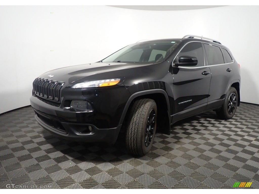 2018 Jeep Cherokee Latitude Plus 4x4 Exterior Photos