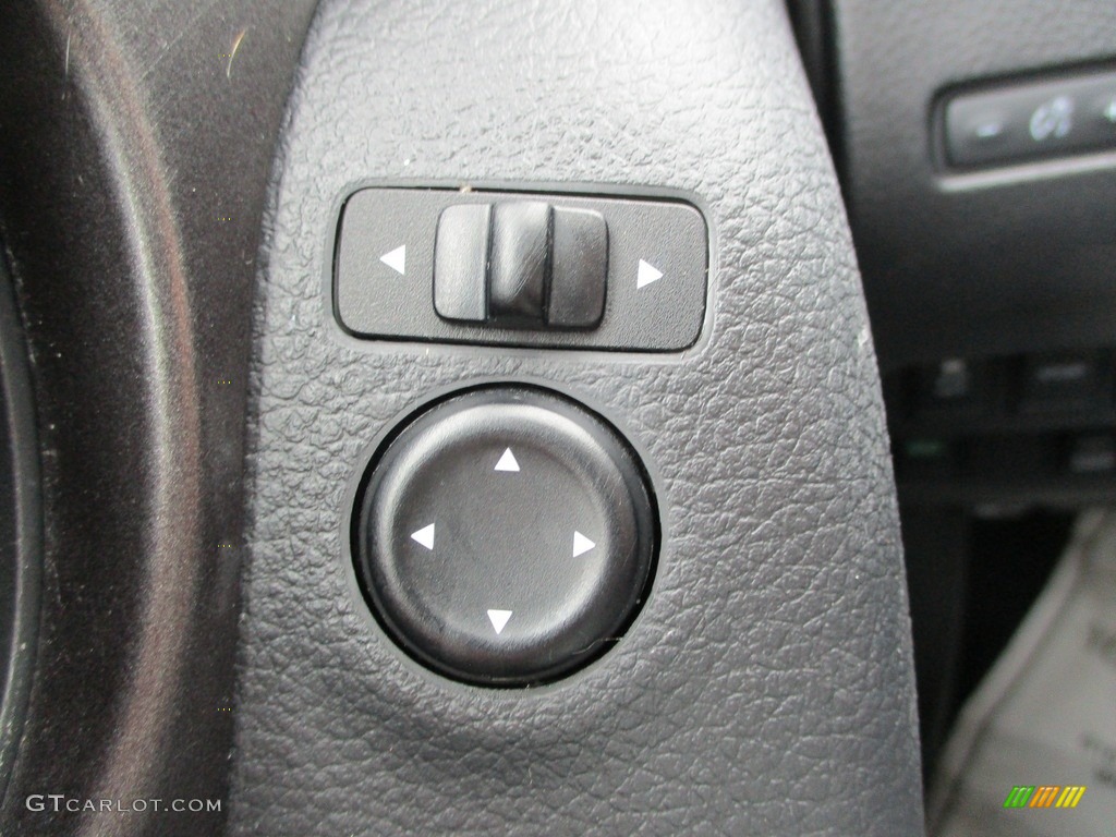 2016 Rogue SV AWD - Arctic Blue Metallic / Charcoal photo #19