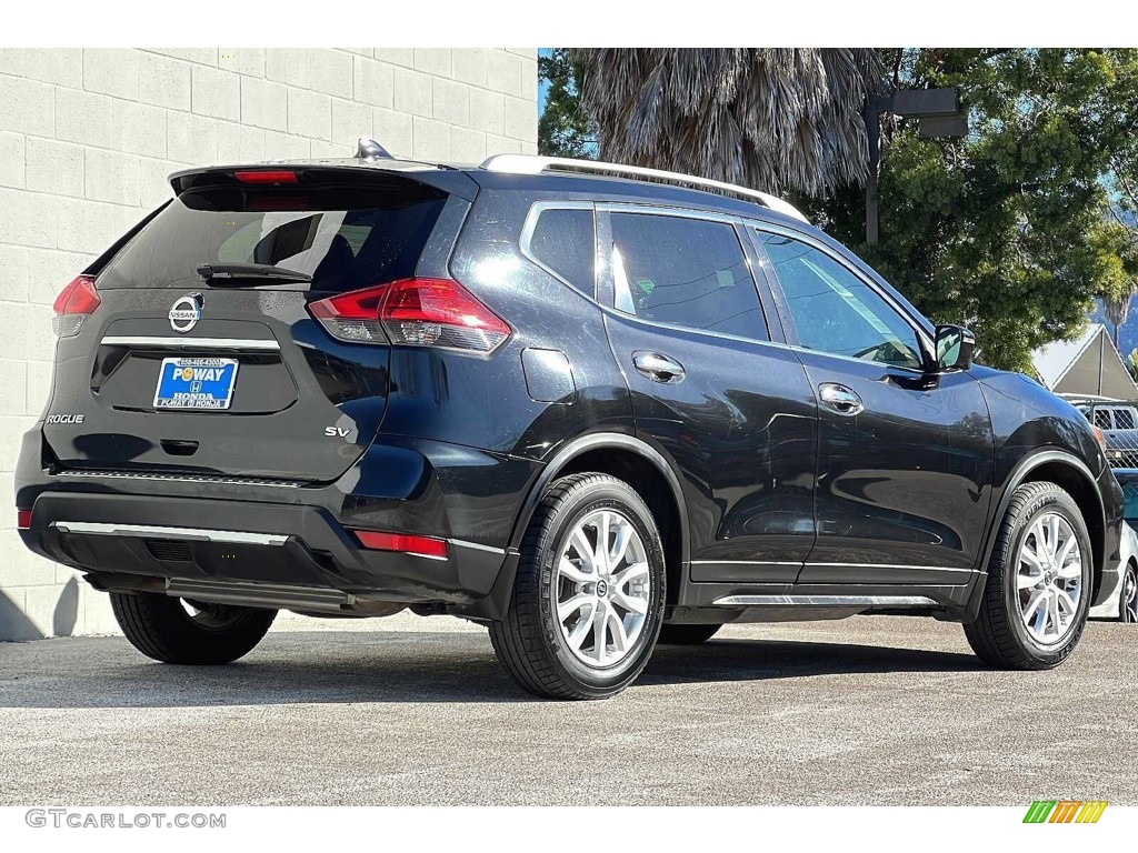 2017 Rogue SV - Magnetic Black / Charcoal photo #4