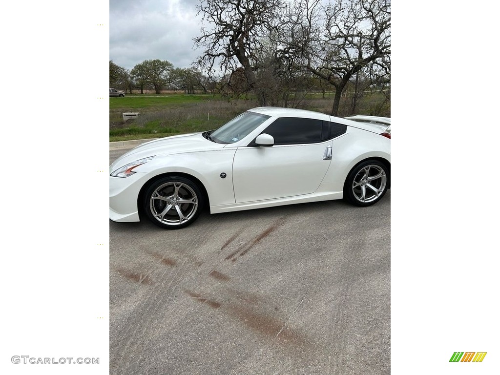 2010 370Z NISMO Coupe - Pearl White / NISMO Black/Red Cloth photo #5