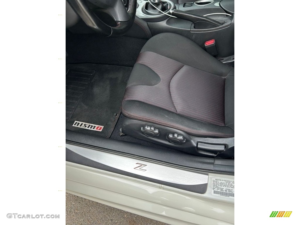 2010 370Z NISMO Coupe - Pearl White / NISMO Black/Red Cloth photo #14