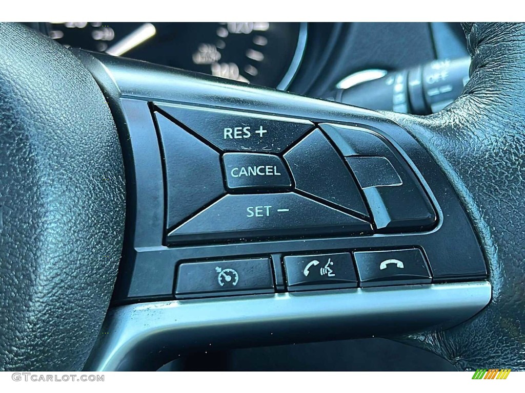 2017 Nissan Rogue SV Steering Wheel Photos