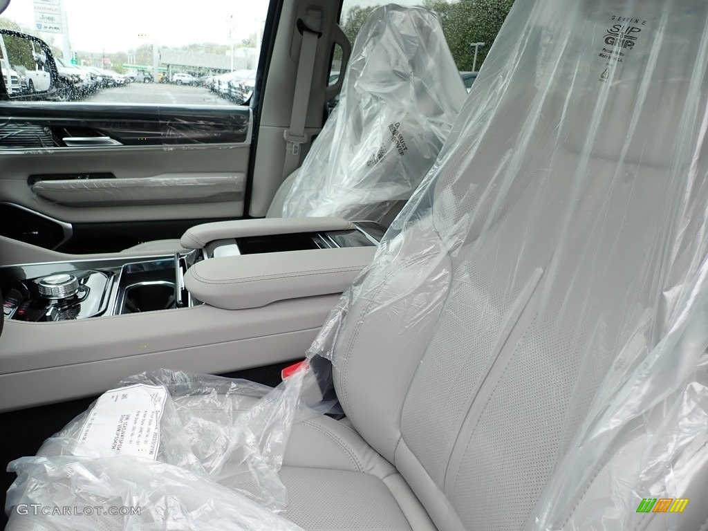 2023 Wagoneer Base 4x4 - River Rock / Sea Salt/Black photo #11