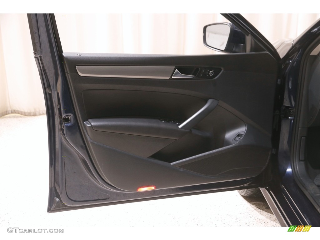 2014 Volkswagen Passat 1.8T SE Titan Black Door Panel Photo #146032943