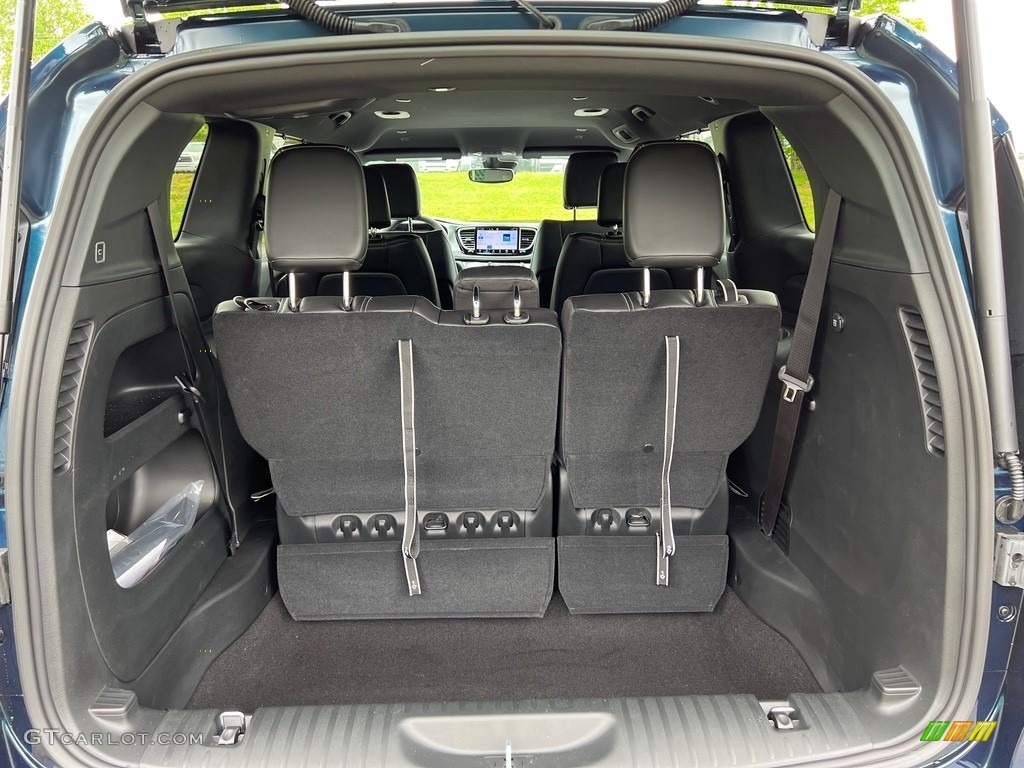 2023 Chrysler Pacifica Touring L AWD Trunk Photos