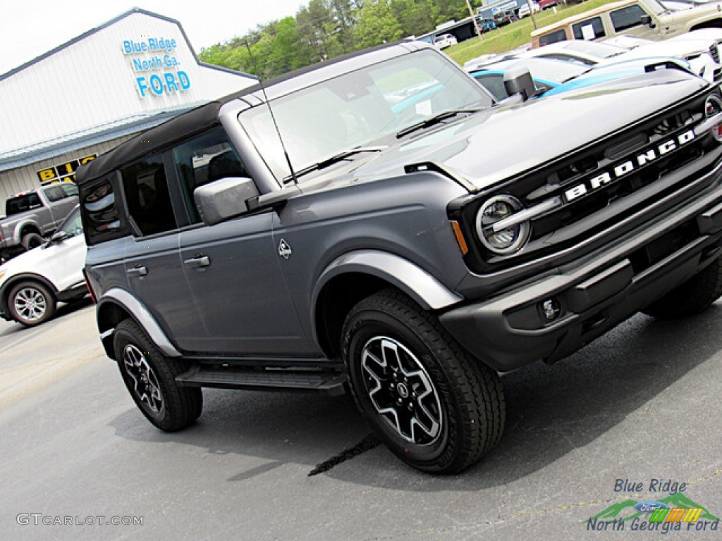 2023 Bronco Outer Banks 4X4 4-Door - Carbonized Gray Metallic / Navy Pier photo #27