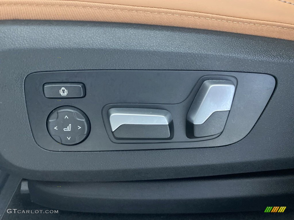 2023 BMW X6 xDrive40i Controls Photo #146038610