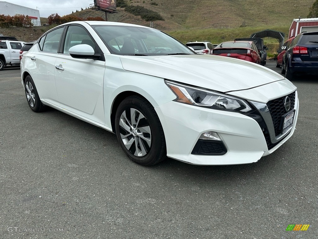 2019 Altima S - Glacier White / Charcoal photo #1