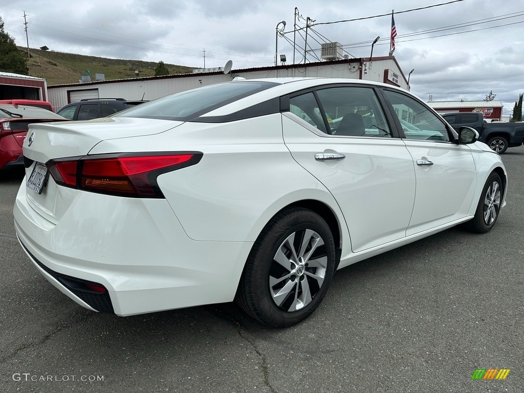 2019 Altima S - Glacier White / Charcoal photo #6