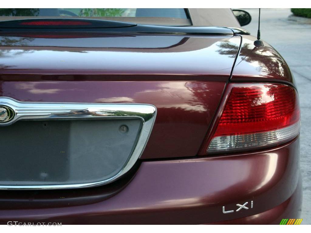 2001 Sebring LXi Convertible - Dark Garnet Red Pearlcoat / Taupe photo #22