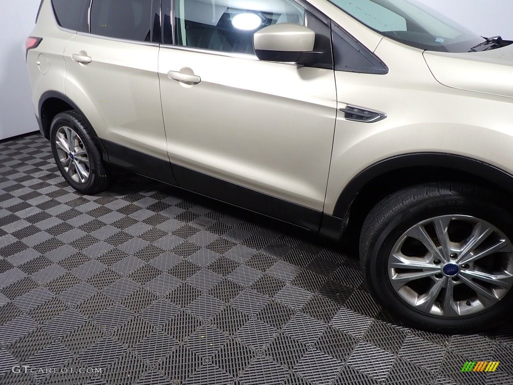 2018 Escape SE 4WD - White Gold / Charcoal Black photo #5