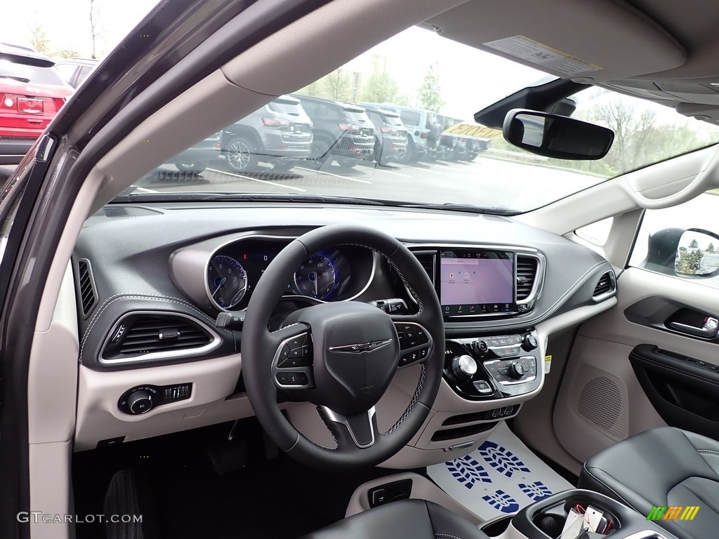 2023 Pacifica Touring L AWD - Granite Crystal Metallic / Black/Alloy photo #12