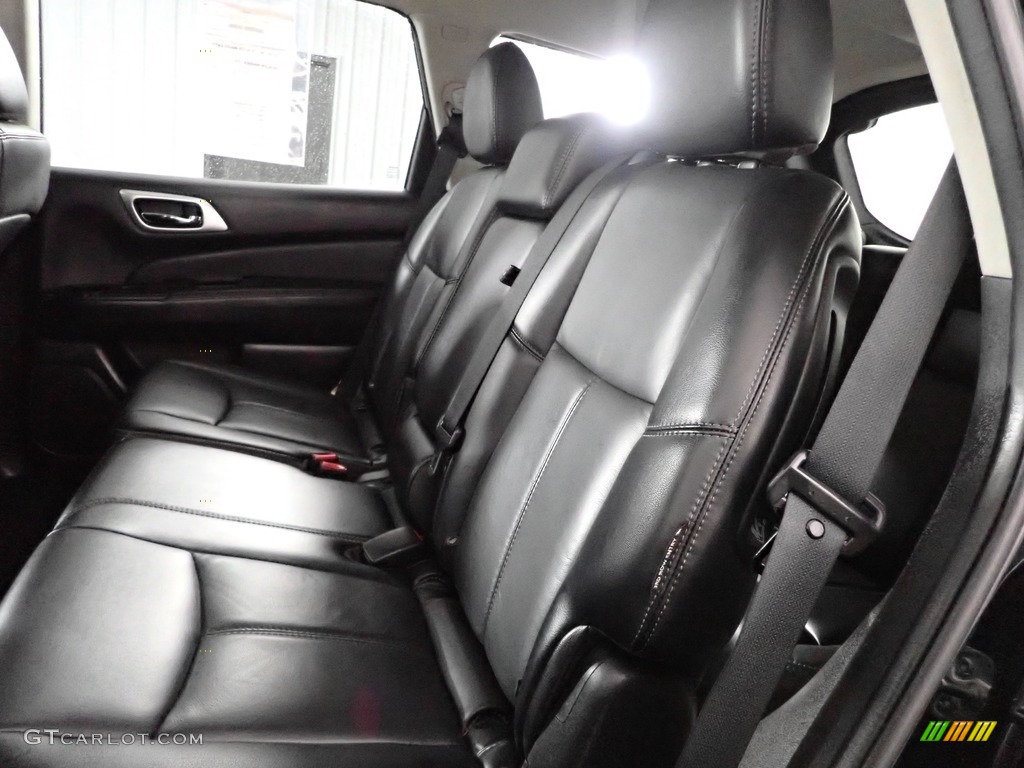 2018 Nissan Pathfinder SL Rear Seat Photo #146043104