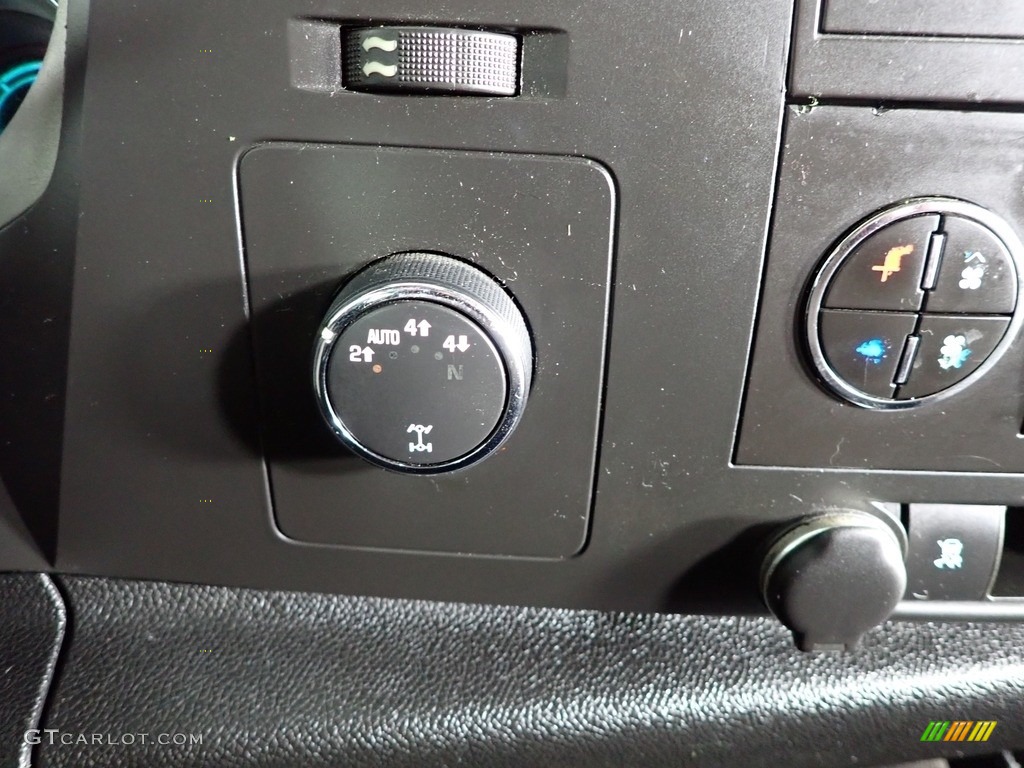 2011 Chevrolet Silverado 1500 Hybrid Crew Cab 4x4 Controls Photos