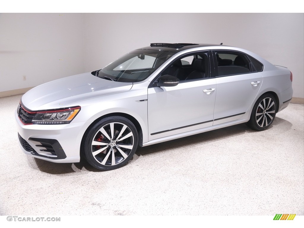 2018 Passat GT - Reflex Silver Metallic / Titan Black/Moonrock Gray photo #3