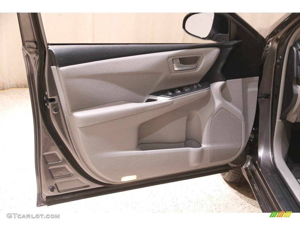 2017 Camry LE - Predawn Gray Mica / Ash photo #4