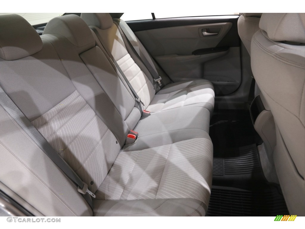 2017 Camry LE - Predawn Gray Mica / Ash photo #16