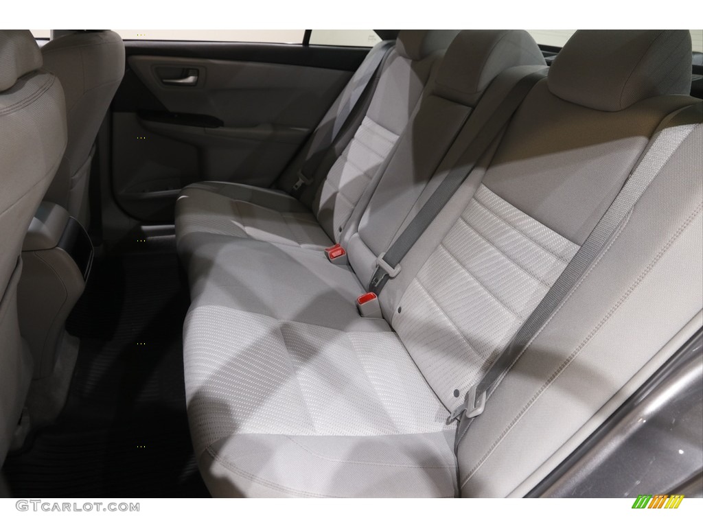 2017 Camry LE - Predawn Gray Mica / Ash photo #17