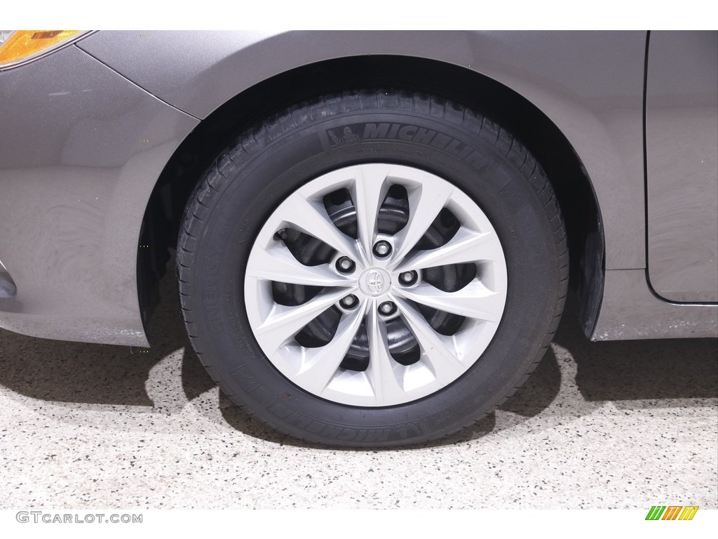 2017 Camry LE - Predawn Gray Mica / Ash photo #20