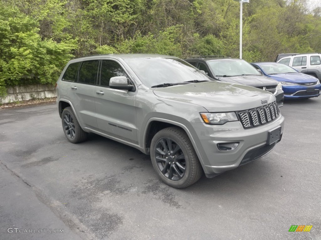 2019 Grand Cherokee Altitude 4x4 - Sting-Gray / Black photo #3