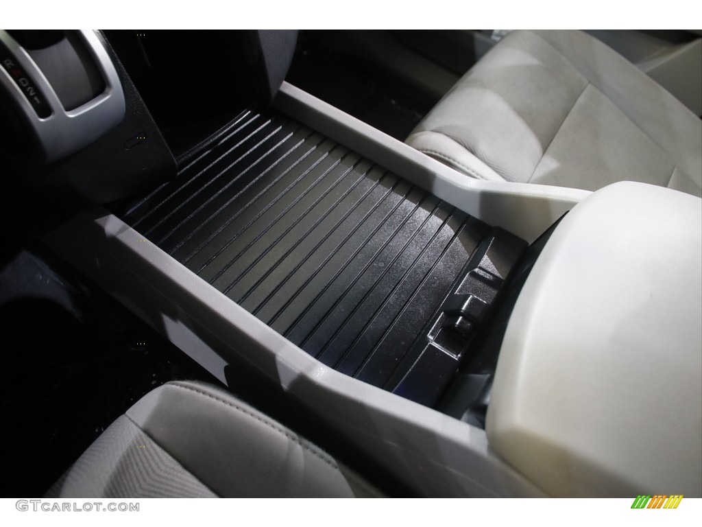 2011 Pilot LX 4WD - Alabaster Silver Metallic / Gray photo #11