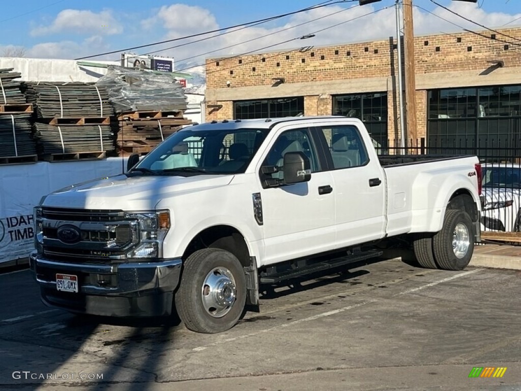 2022 F350 Super Duty XL Crew Cab 4x4 - Oxford White / Medium Earth Gray photo #1