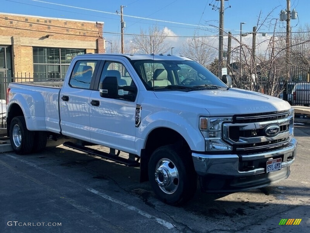 2022 F350 Super Duty XL Crew Cab 4x4 - Oxford White / Medium Earth Gray photo #4