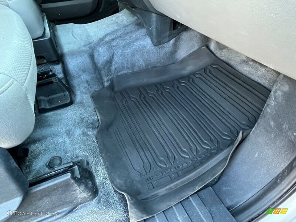 2022 F350 Super Duty XL Crew Cab 4x4 - Oxford White / Medium Earth Gray photo #18