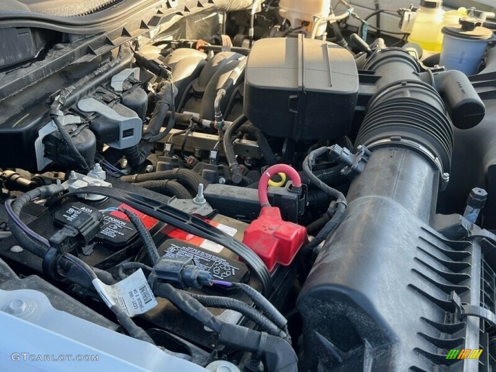 2022 F350 Super Duty XL Crew Cab 4x4 - Oxford White / Medium Earth Gray photo #24