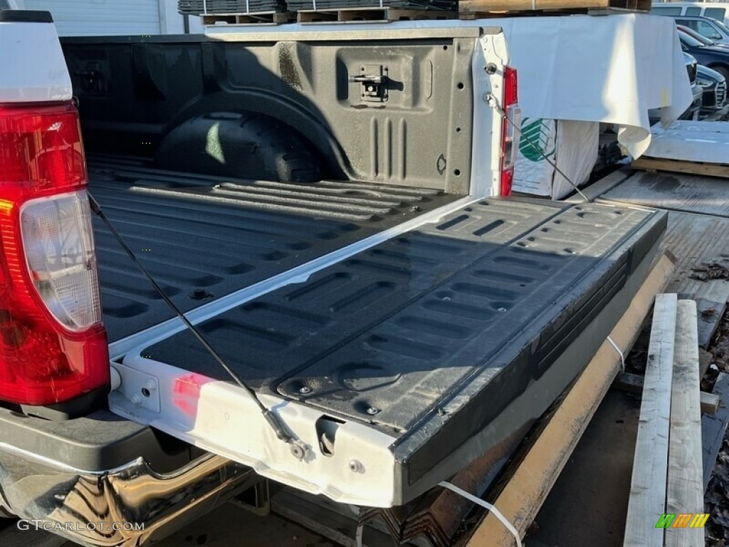 2022 F350 Super Duty XL Crew Cab 4x4 - Oxford White / Medium Earth Gray photo #29