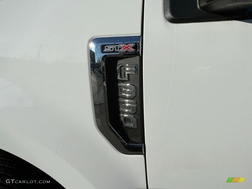 2022 F350 Super Duty XL Crew Cab 4x4 - Oxford White / Medium Earth Gray photo #33