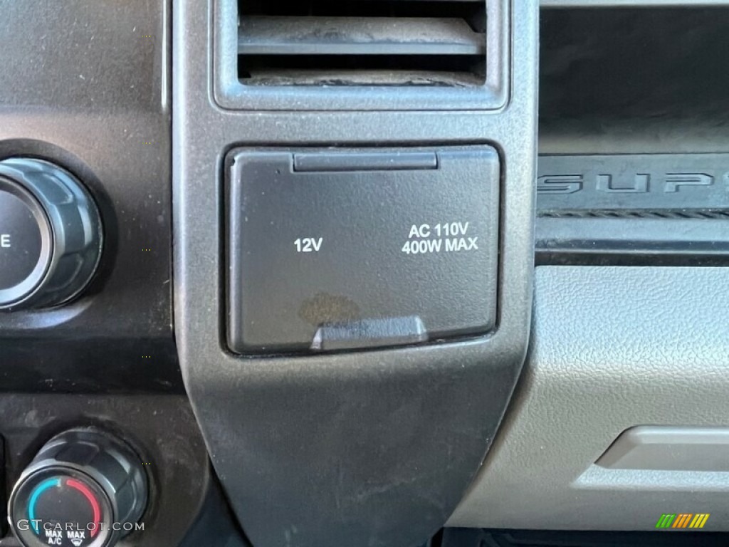 2022 F350 Super Duty XL Crew Cab 4x4 - Oxford White / Medium Earth Gray photo #37