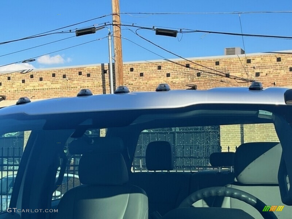 2022 F350 Super Duty XL Crew Cab 4x4 - Oxford White / Medium Earth Gray photo #40