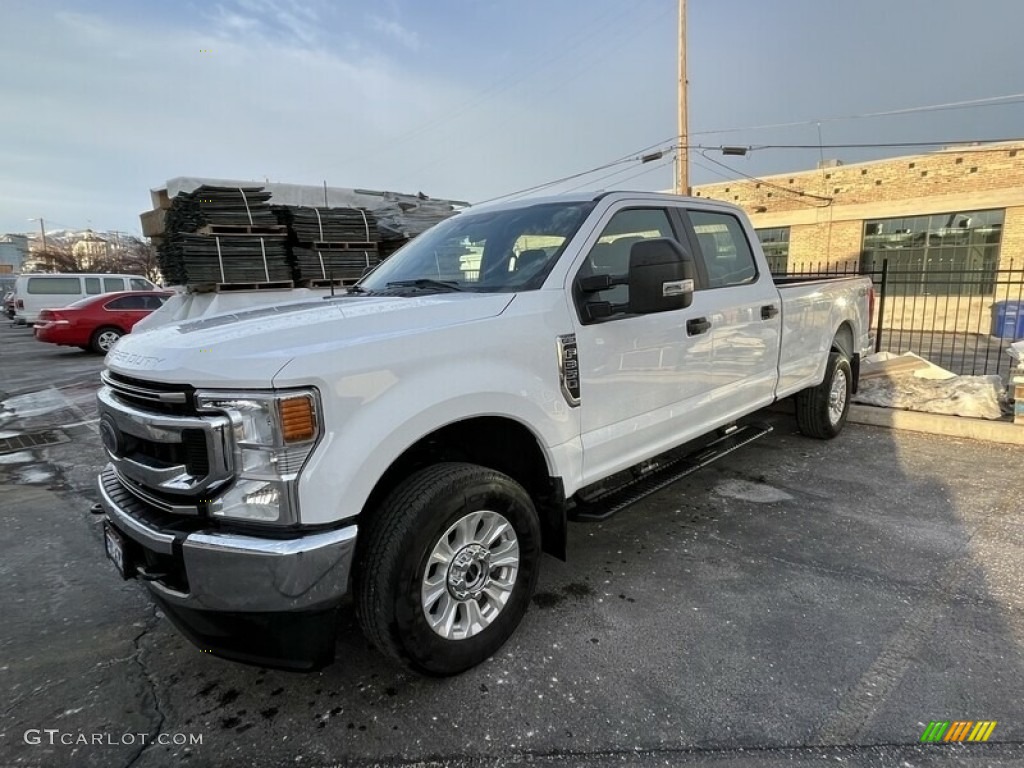 2022 F350 Super Duty XL Crew Cab 4x4 - Oxford White / Medium Earth Gray photo #5