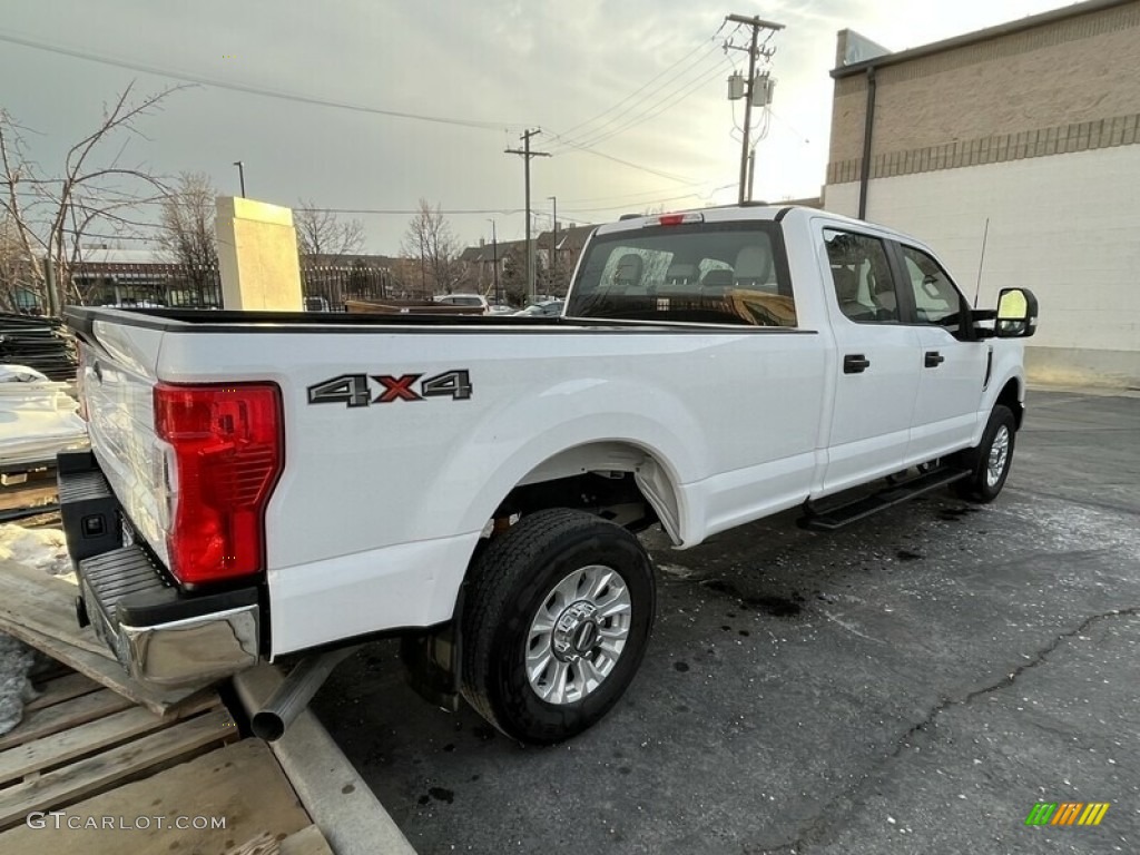 2022 F350 Super Duty XL Crew Cab 4x4 - Oxford White / Medium Earth Gray photo #16