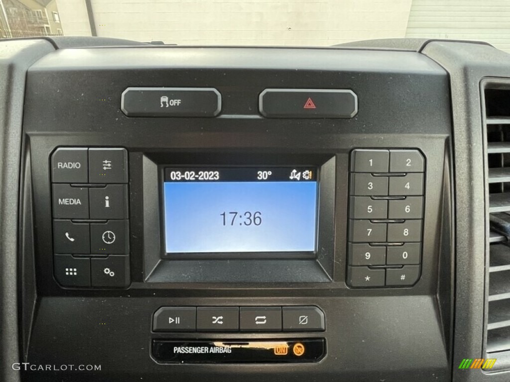 2022 F350 Super Duty XL Crew Cab 4x4 - Oxford White / Medium Earth Gray photo #18