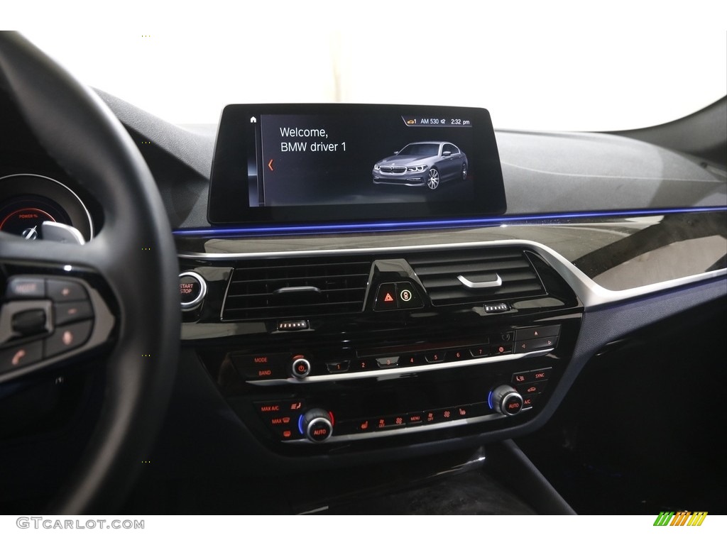 2019 BMW 5 Series 530e iPerformance xDrive Sedan Dashboard Photos