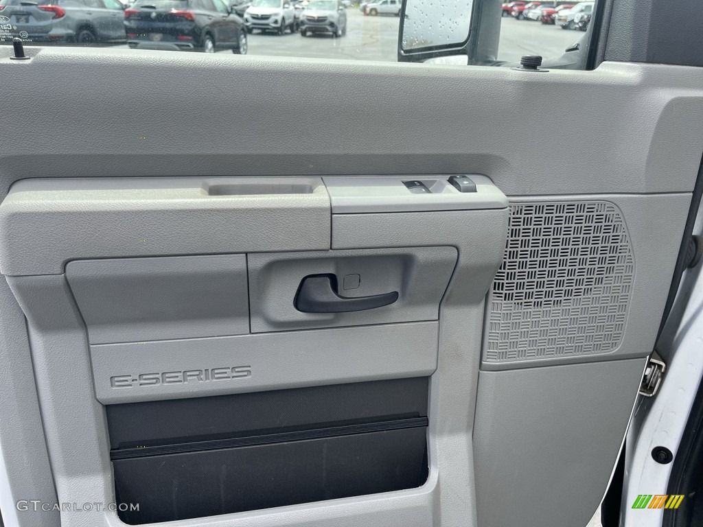 2019 E Series Cutaway E450 Commercial Moving Truck - Oxford White / Medium Flint photo #18