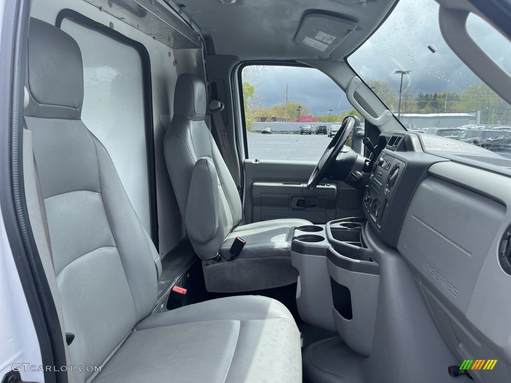 2019 E Series Cutaway E450 Commercial Moving Truck - Oxford White / Medium Flint photo #21