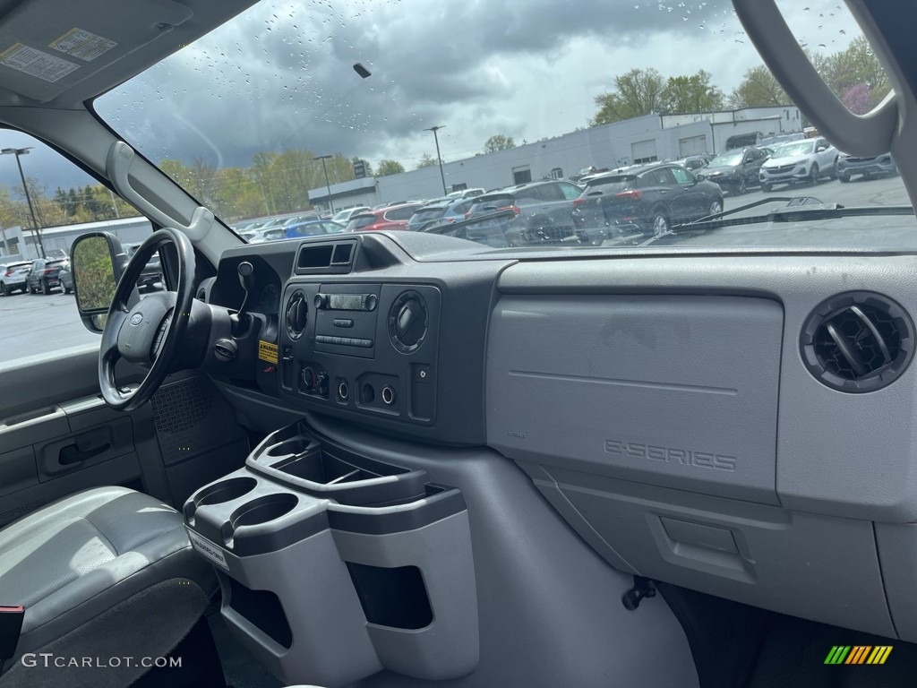 2019 E Series Cutaway E450 Commercial Moving Truck - Oxford White / Medium Flint photo #22