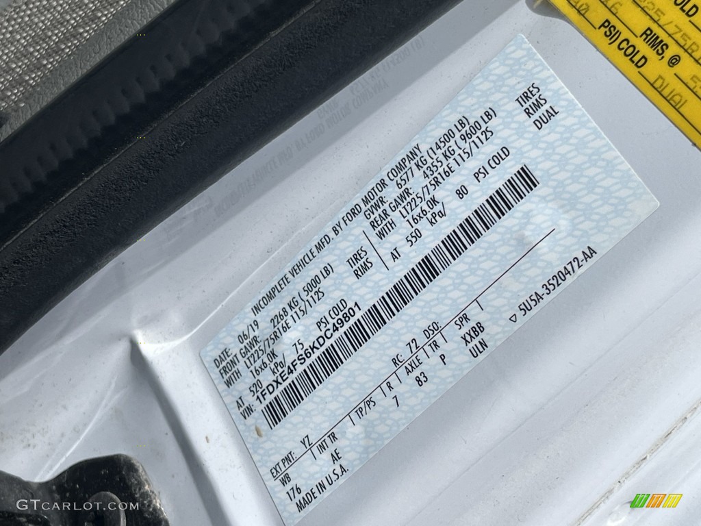 2019 E Series Cutaway E450 Commercial Moving Truck - Oxford White / Medium Flint photo #27