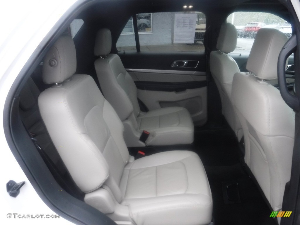 2018 Explorer XLT 4WD - White Platinum / Medium Stone photo #29